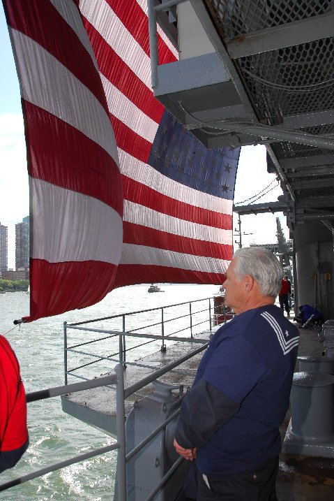intrepidsailorfrombehindDSC0748.jpg